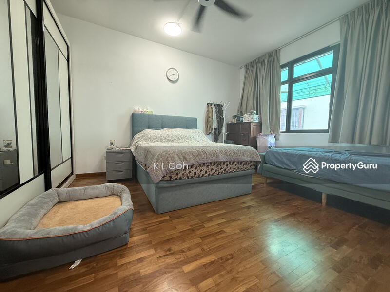 For Sale - ⭐️⭐️LANDED7772@3 STOREY TERRACE WITH 6 BEDROOMS, SPACIOUS, NEAR FUTURE MRT