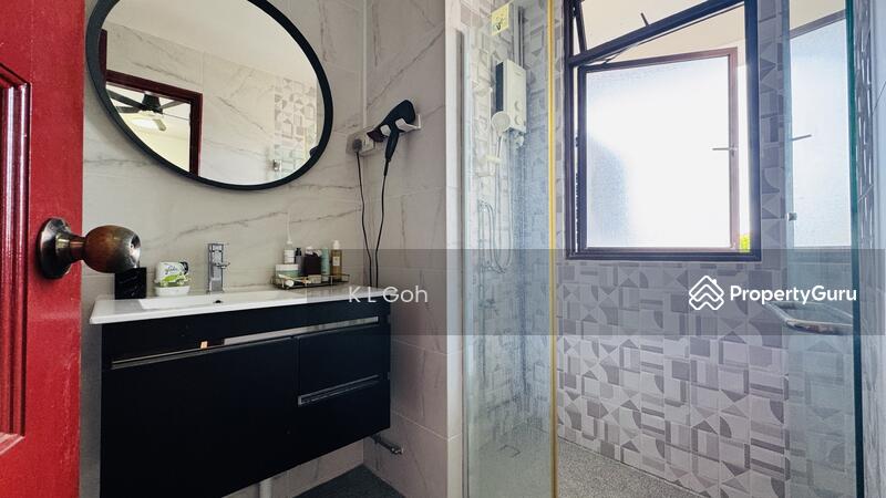For Sale - ⭐️⭐️LANDED7772@3 STOREY TERRACE WITH 6 BEDROOMS, SPACIOUS, NEAR FUTURE MRT