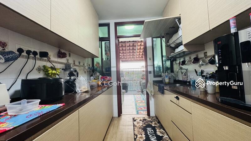 For Sale - ⭐️⭐️LANDED7772@3 STOREY TERRACE WITH 6 BEDROOMS, SPACIOUS, NEAR FUTURE MRT