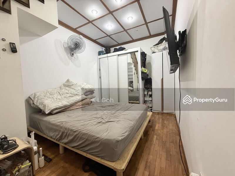 For Sale - ⭐️⭐️LANDED7772@3 STOREY TERRACE WITH 6 BEDROOMS, SPACIOUS, NEAR FUTURE MRT