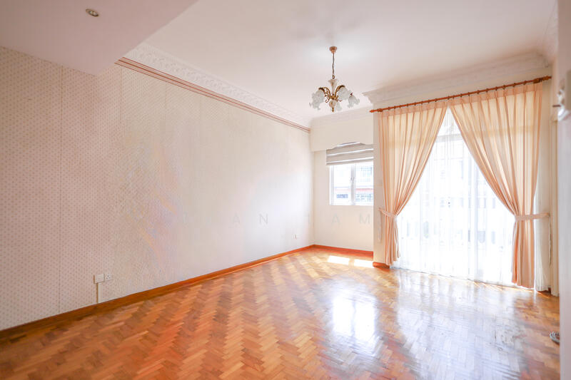 Loyang Villas Terraced House For Sale at S$ 2,780,000 | PropertyGuru Singapore - Living Room