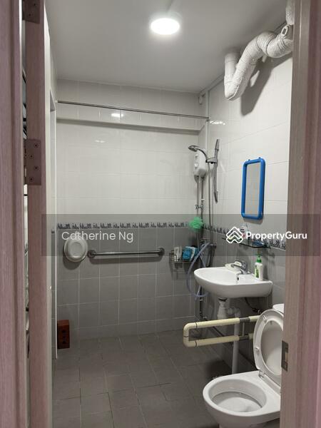 Master bedroom bathroom
