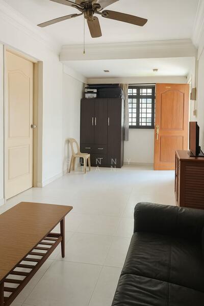 6 Beach Road HDB Flat For Sale at S$ 580,000 | PropertyGuru Singapore - Living Room