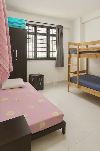 6 Beach Road HDB Flat For Sale at S$ 580,000 | PropertyGuru Singapore - Bedroom