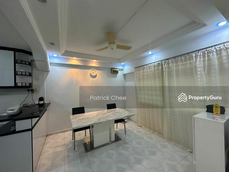 For Sale - 317 Tampines Street 33
