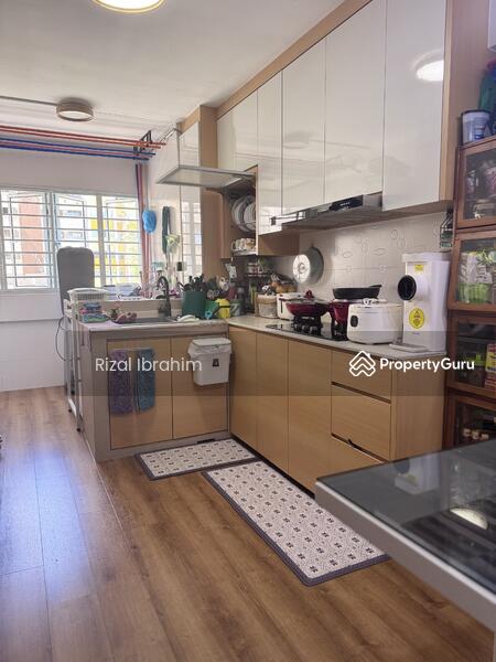 For Sale - 221 Tampines Street 24