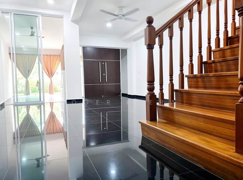 Woodgrove Estate, Cedarwood Grove, 5 Bedrooms, 4,000 sqft, Terraced House For Rent, by Roger Khera, 60117131 - Interior - PropertyGuru.com.sg