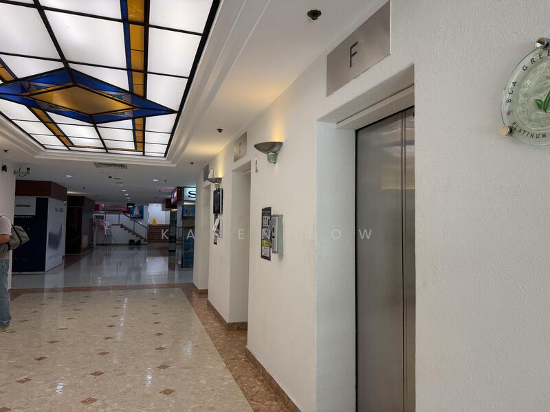 High Street Centre, 1 North Bridge Road, 269 sqft, Mall Shop For Sale, by Karen Low, 60117171 - CommercialGuru.com.sg