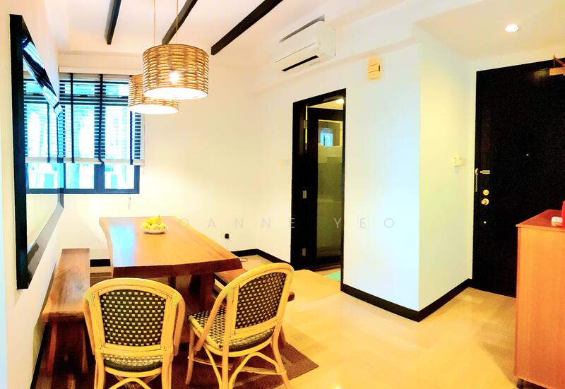 Dining to Kitchen