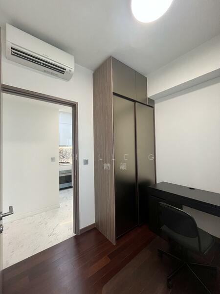 For Sale - Queens Peak