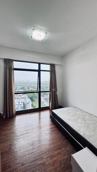 Blue Horizon, 21 West Coast Crescent, 2 Bedrooms, 904 sqft, Condominium For Rent, by Tan Hui Shan, 60117294 - Bedroom - PropertyGuru.com.sg