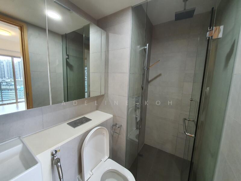 Eight Riversuites Condominium For Sale at S$ 1,399,999 | PropertyGuru Singapore - Bathroom