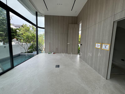 For Sale - Opera Estate