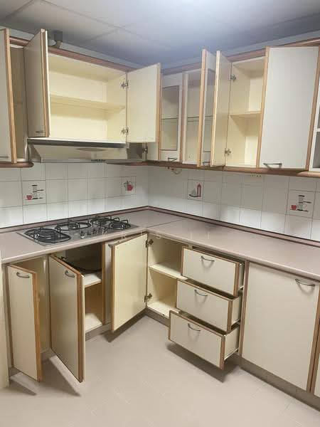 Central Green, 1 Jalan Membina, Alexandra / Commonwealth, Room Rental, 250 sqft, Condominium For Rent, by Kris Li, 60117418 - Kitchen - PropertyGuru.com.sg