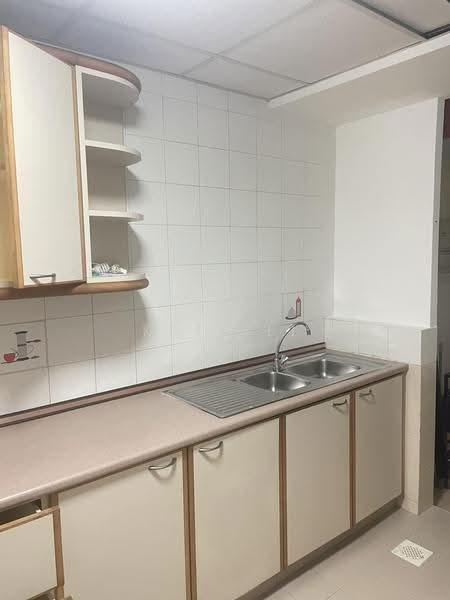 Central Green, 1 Jalan Membina, Alexandra / Commonwealth, Room Rental, 250 sqft, Condominium For Rent, by Kris Li, 60117418 - Kitchen - PropertyGuru.com.sg
