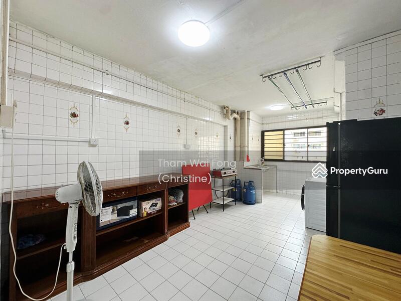For Rent - 212 Tampines Street 23