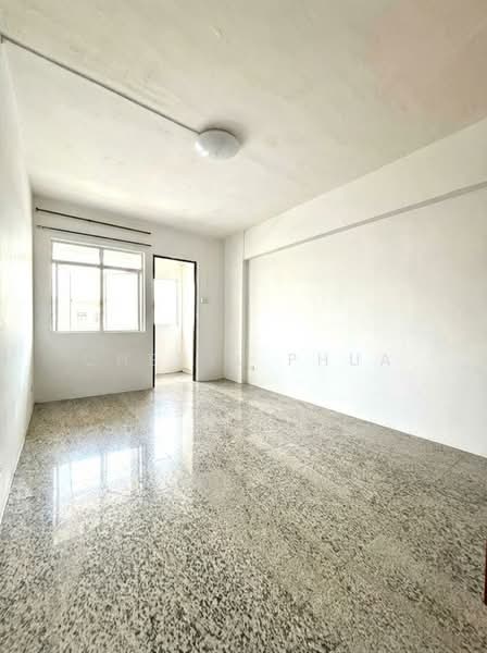 409 Yishun Ring Road HDB Flat For Sale at S$ 558,000 | PropertyGuru Singapore - Interior