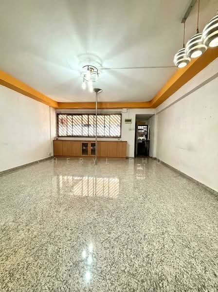 409 Yishun Ring Road HDB Flat For Sale at S$ 558,000 | PropertyGuru Singapore - Living Room