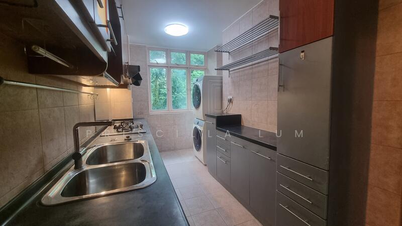 Le Hill, 42 Pasir Panjang Hill, 3 Bedrooms, 1,238 sqft, Condominium For Rent, by Priscilla Lum, 60117739 - Kitchen and yard area - PropertyGuru.com.sg