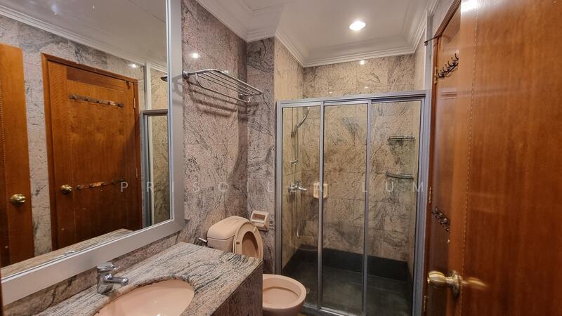 Le Hill, 42 Pasir Panjang Hill, 3 Bedrooms, 1,238 sqft, Condominium For Rent, by Priscilla Lum, 60117739 - Common bathroom - PropertyGuru.com.sg