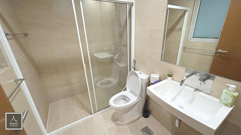 Most affordable condo room rentals next to Lavender MRT, , Room Rental, 100 sqft, Condominium For Rent, by Linda Sim, 60117788 - Master Bathroom - PropertyGuru.com.sg