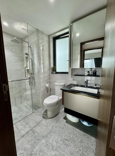Bathroom (common)