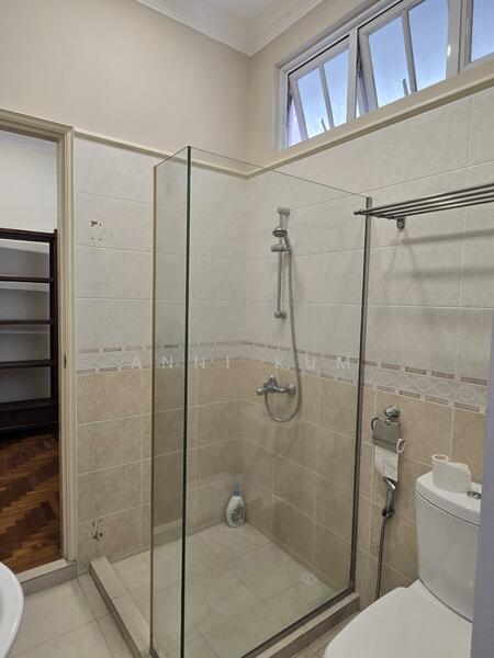 For Rent - Quiet 5 bedroom Semi Detached near MRT