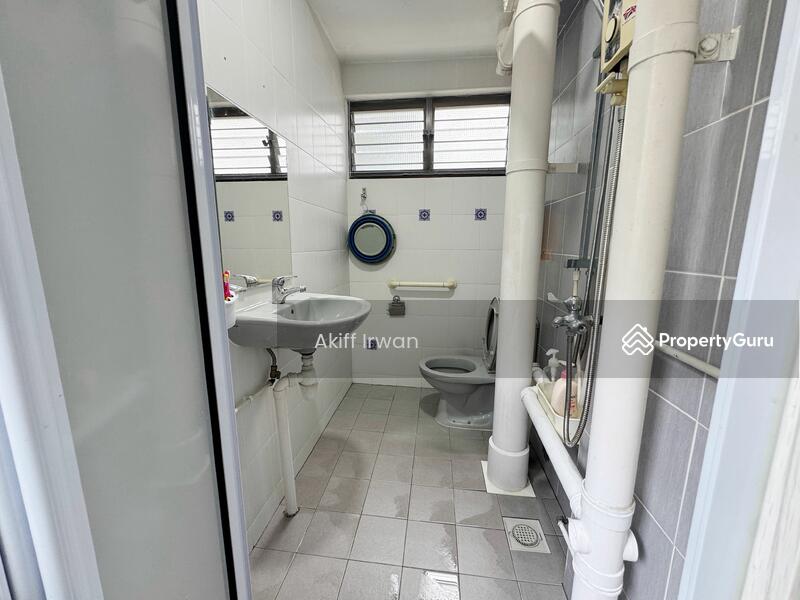 For Sale - 250 Tampines Street 21