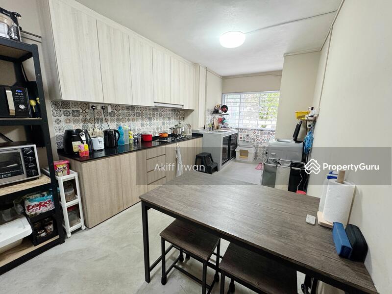 For Sale - 250 Tampines Street 21