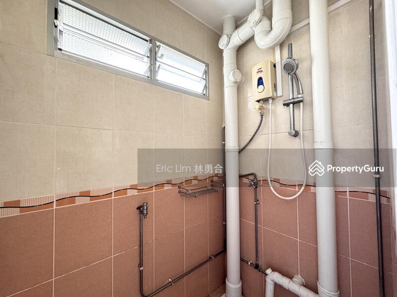 For Sale - 32 Holland Close
