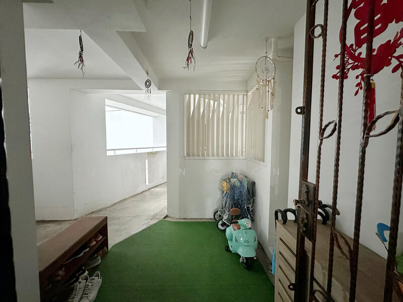 Private Front Entrance