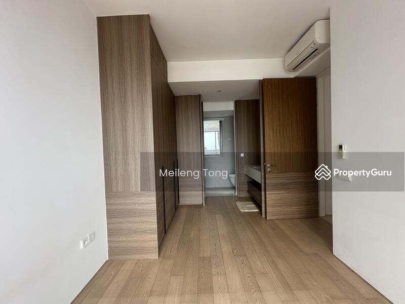 Walk in to wardrobe and bathroom