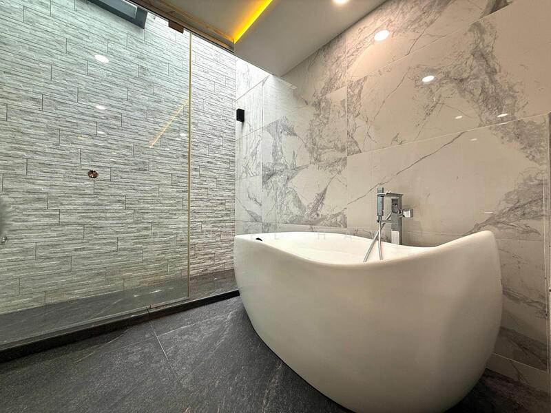 For Sale - ⭐️⭐️LANDED7772@ Tastefully Designed Terrace Within 1km To St Nic