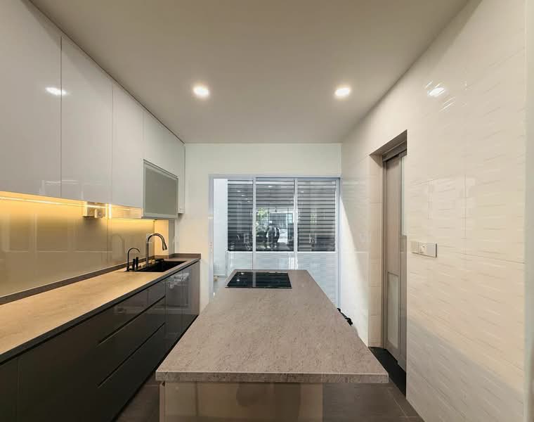 ⭐️⭐️LANDED7772@ Best Value Buy Terrace Near MRT And Good School, Thomson Garden Estate. Call 9321 7772 to view, 4 Bedrooms, 4,680 sqft, Terraced House For Sale, by Daniel Haw, 60118409 - PropertyGuru.com.sg