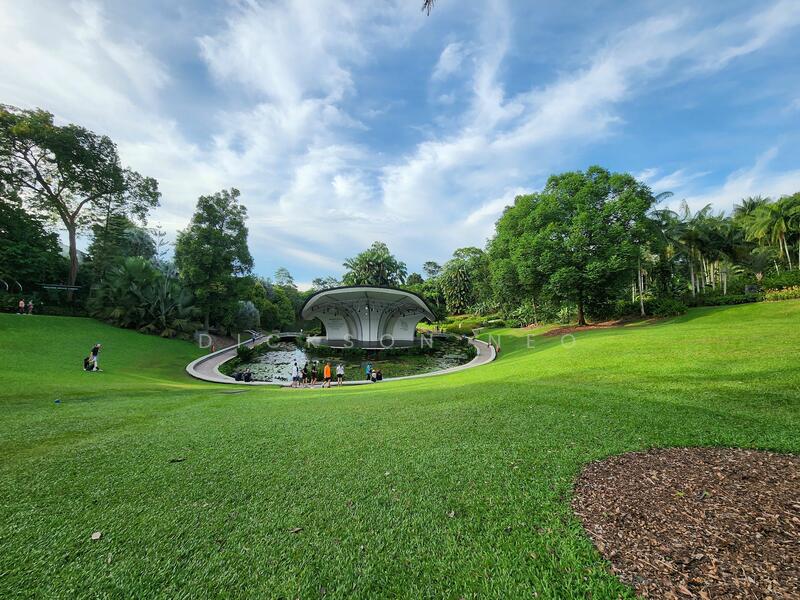 For Sale - Beautiful Regular Flat Plot. Grand Frontage. Private. Dickson☎️9488.40.80
