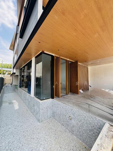 For Sale - Brand New Semi-D, 4 levels with Lift & swimming Pool, 6 bedrooms all ensuite