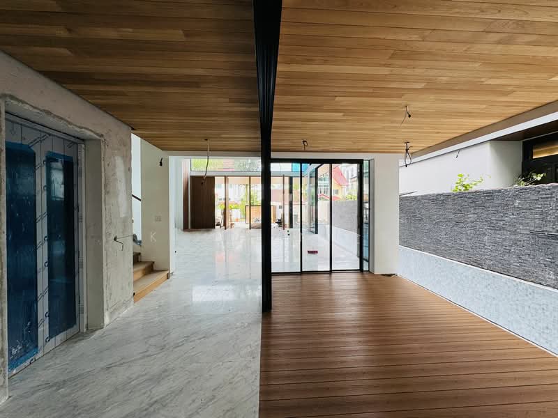 For Sale - Brand New Semi-D, 4 levels with Lift & swimming Pool, 6 bedrooms all ensuite