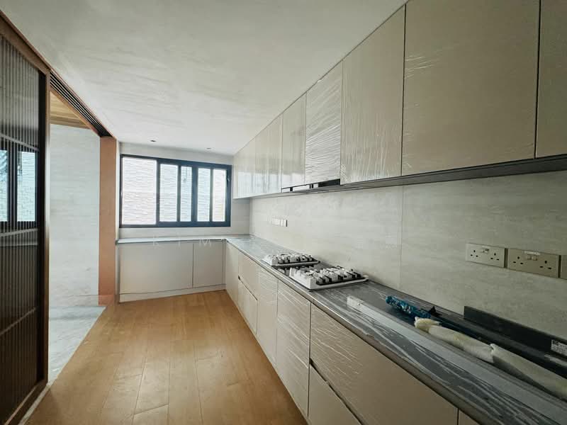 For Sale - Brand New Semi-D, 4 levels with Lift & swimming Pool, 6 bedrooms all ensuite