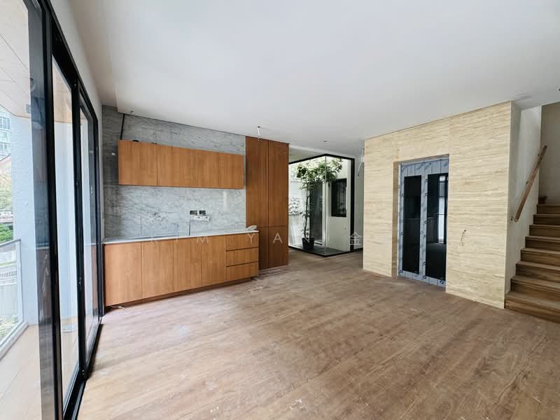 For Sale - Brand New Semi-D, 4 levels with Lift & swimming Pool, 6 bedrooms all ensuite