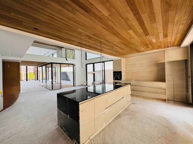 For Sale - Brand New Semi-D, 4 levels with Lift & swimming Pool, 6 bedrooms all ensuite