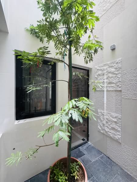 For Sale - Brand New Semi-D, 4 levels with Lift & swimming Pool, 6 bedrooms all ensuite