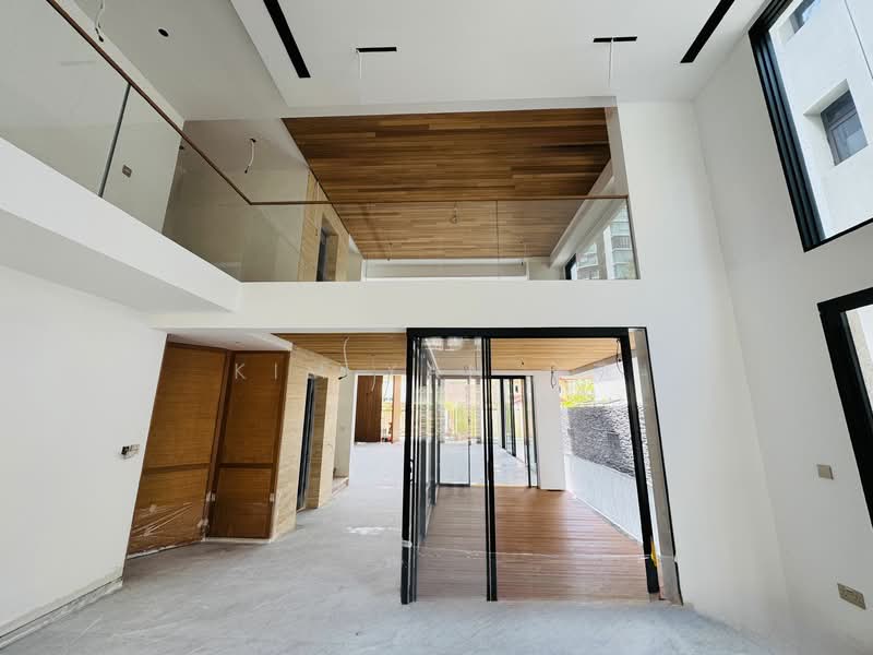 For Sale - Brand New Semi-D, 4 levels with Lift & swimming Pool, 6 bedrooms all ensuite