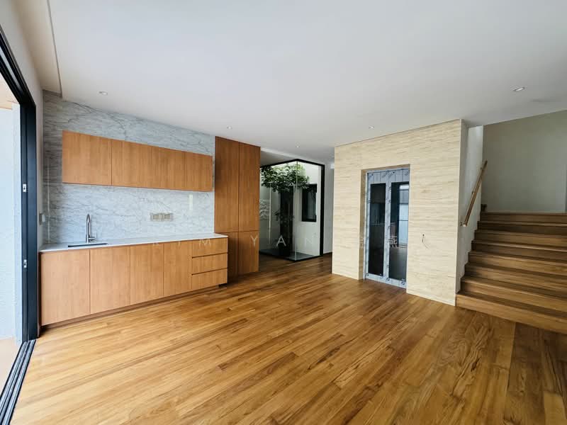 For Sale - Brand New Semi-D, 4 levels with Lift & swimming Pool, 6 bedrooms all ensuite