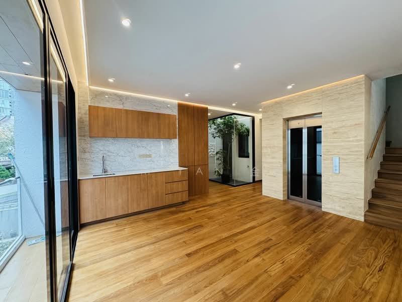 For Sale - Brand New Semi-D, 4 levels with Lift & swimming Pool, 6 bedrooms all ensuite