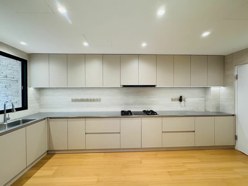 For Sale - Brand New Semi-D, 4 levels with Lift & swimming Pool, 6 bedrooms all ensuite