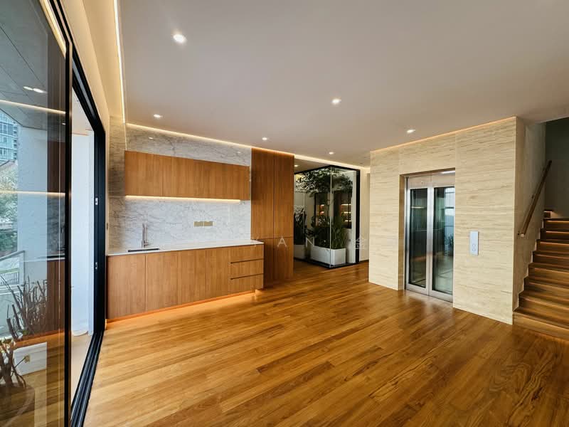 For Sale - Brand New Semi-D, 4 levels with Lift & swimming Pool, 6 bedrooms all ensuite