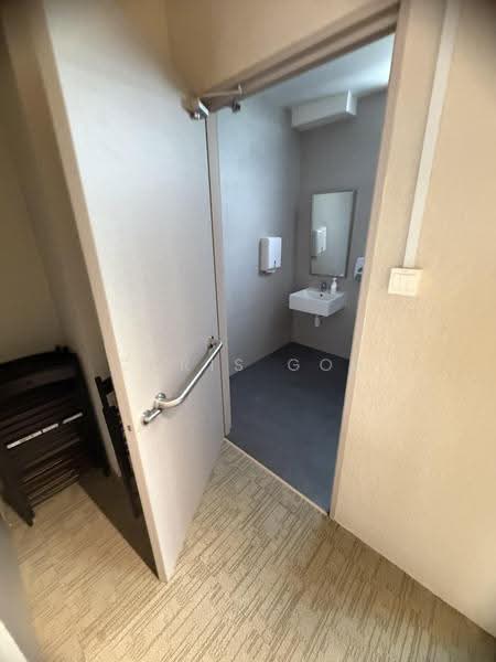 Freehold B1 industrial new launch, Balestier / Toa Payoh, 2,917 sqft, Light Industrial (B1) For Sale, by Chris Goh, 60119177 - Bathroom - CommercialGuru.com.sg