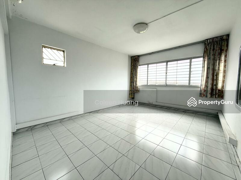 For Sale - 615 Hougang Avenue 8