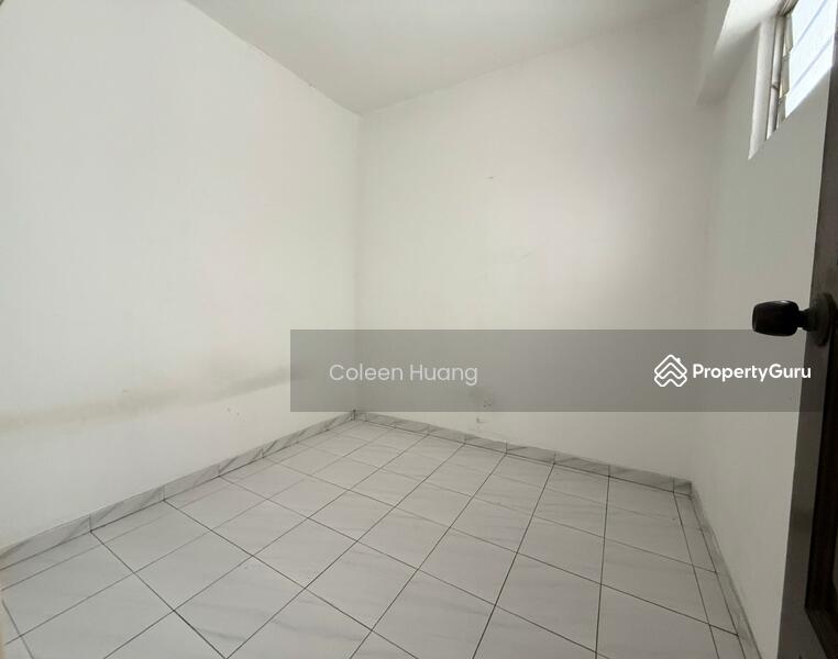 For Sale - 615 Hougang Avenue 8