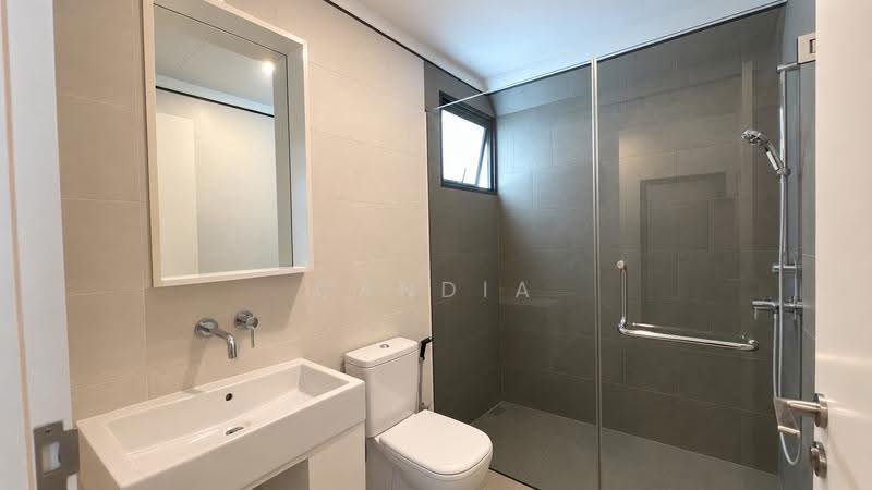 Village @ Pasir Panjang, 417 Pasir Panjang Road, Buona Vista / West Coast / Clementi New Town, 3 Bedrooms, 2,024 sqft, Condominium For Sale, by Candia Low, 60119450 - Bathroom - PropertyGuru.com.sg